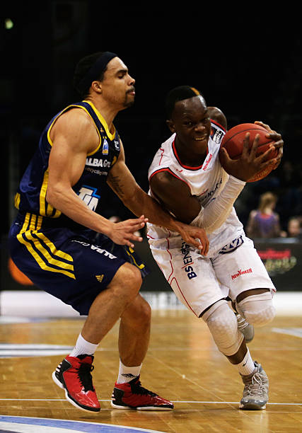 红魔签下了 红魔签下了