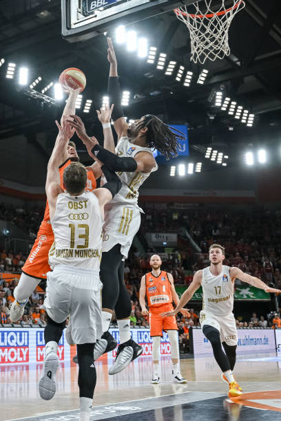 双方各承担 双方各承担